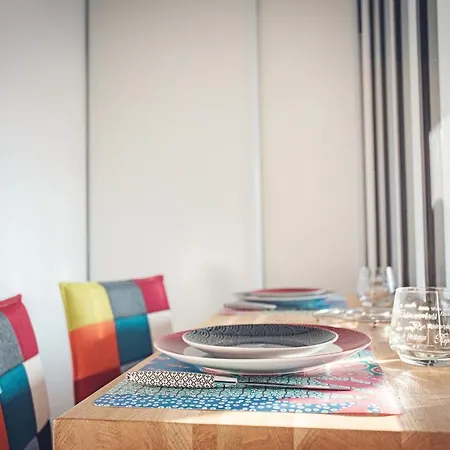 Cosy Les Pieds Dans L'eau, Climatisé, Parking Privé, Vue Montagne Apartamento *